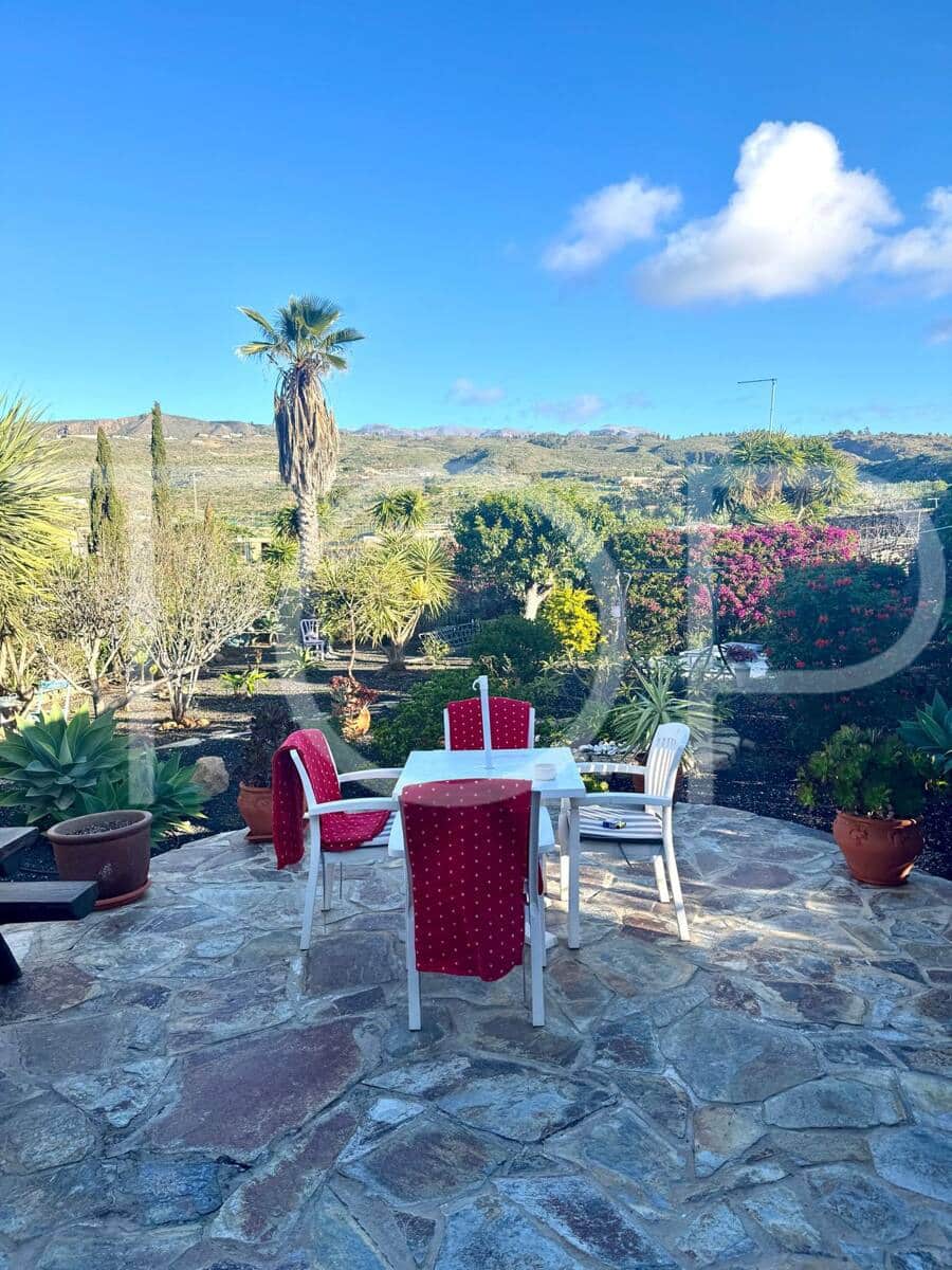 2 bedroom Finca/Country House for sale in San Miguel de Abona with garage - € 479,000 (Ref: 9844689)