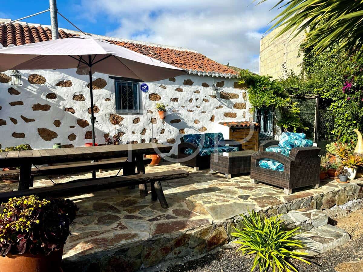 2 bedroom Finca/Country House for sale in San Miguel de Abona with garage - € 479,000 (Ref: 9844689)
