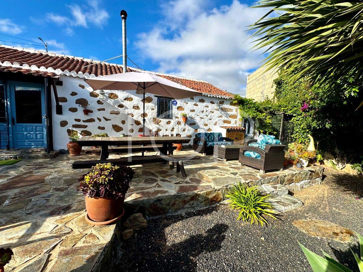 2 bedroom Finca/Country House for sale in San Miguel de Abona with garage - € 479,000 (Ref: 9844689)