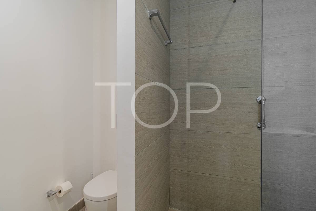 2 bedroom Flat for sale in Playa del Duque with pool garage - € 990,000 (Ref: 9850769)