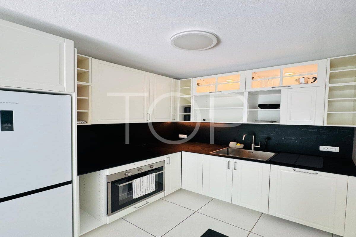 2 bedroom Flat for sale in El Medano with garage - € 350,000 (Ref: 9854710)