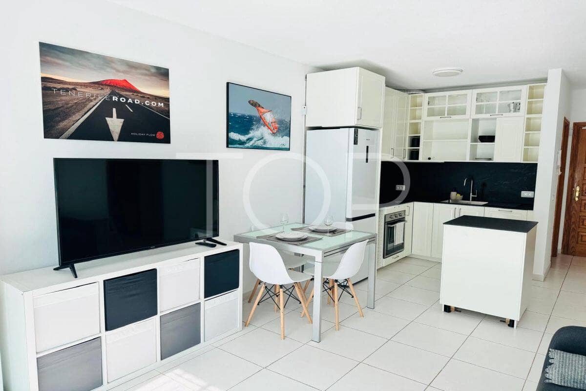 2 bedroom Flat for sale in El Medano with garage - € 350,000 (Ref: 9854710)