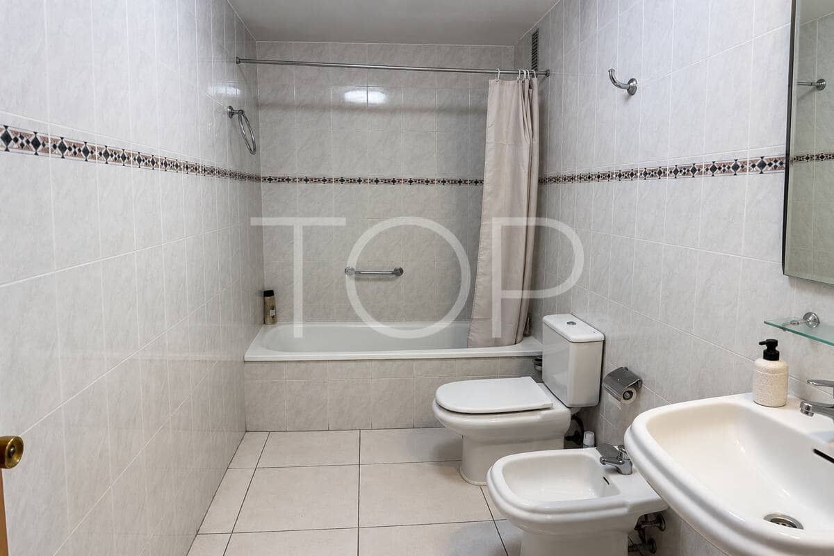 2 bedroom Flat for sale in El Medano with garage - € 350,000 (Ref: 9854710)