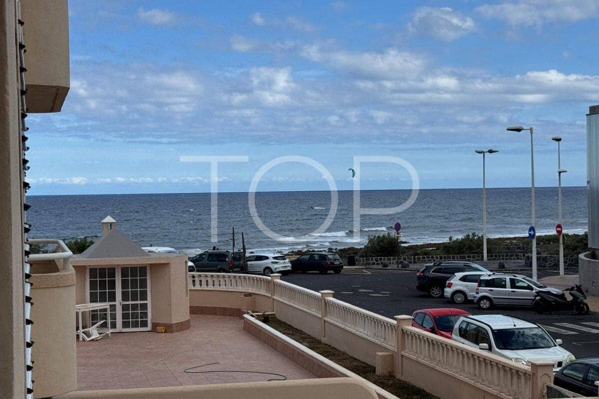 2 bedroom Flat for sale in El Medano with garage - € 350,000 (Ref: 9854710)