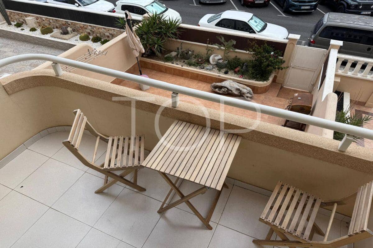 2 bedroom Flat for sale in El Medano with garage - € 350,000 (Ref: 9854710)
