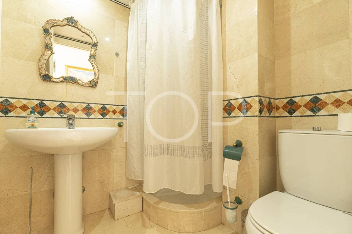 7 soverom Villa til salgs i Costa Adeje med svømmebasseng garasje - € 1 878 000 (Ref: 9872823)