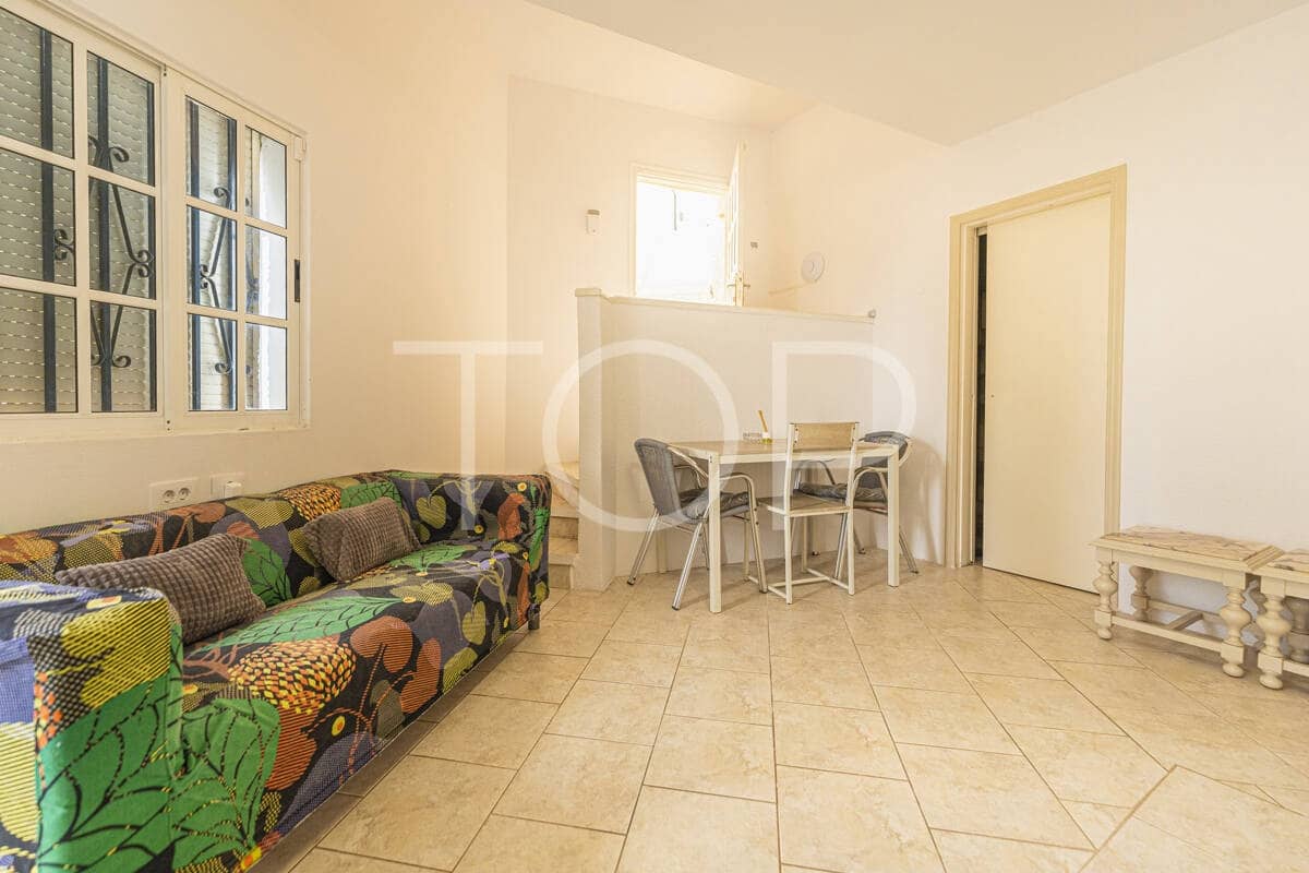 7 soverom Villa til salgs i Costa Adeje med svømmebasseng garasje - € 1 878 000 (Ref: 9872823)