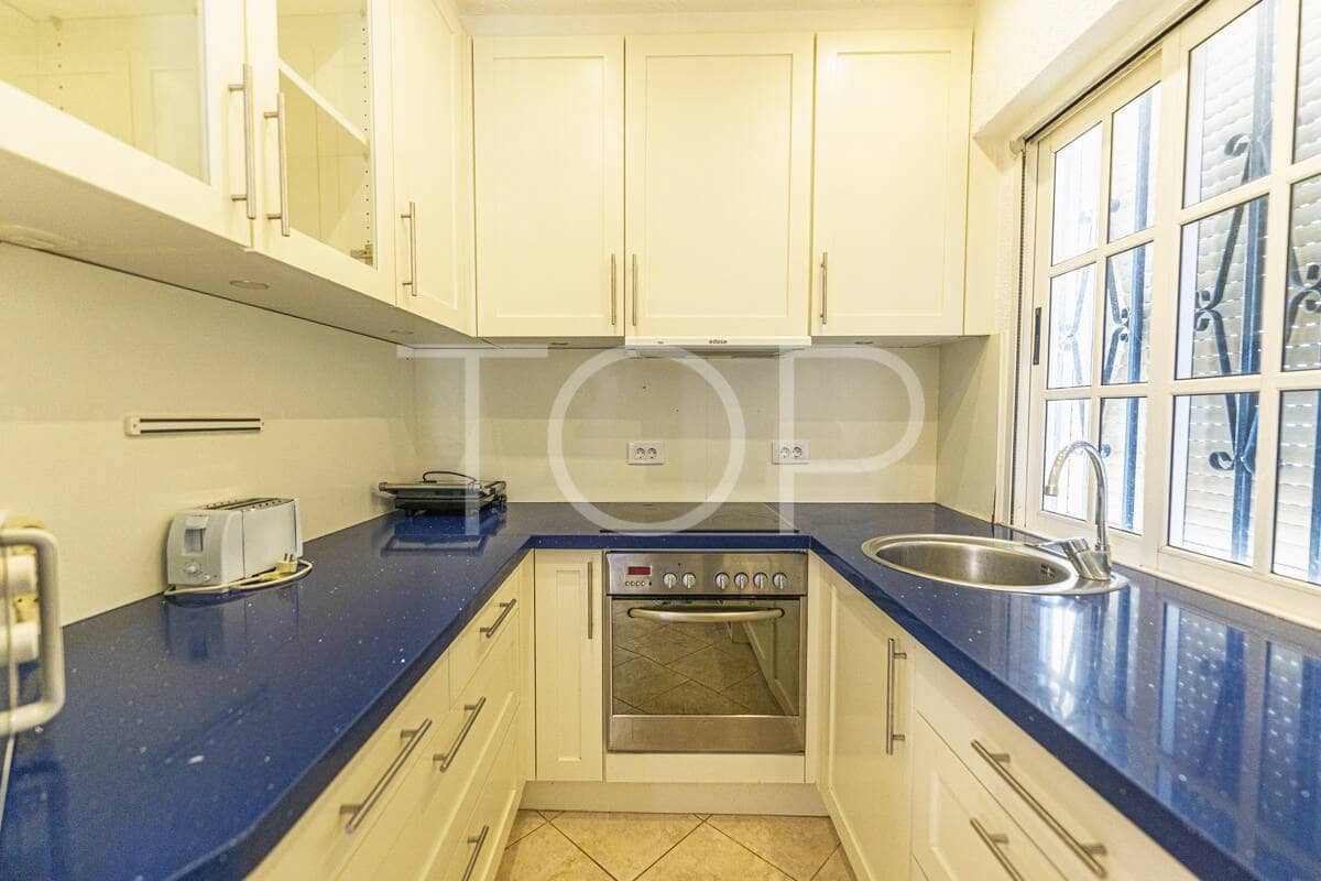 7 soverom Villa til salgs i Costa Adeje med svømmebasseng garasje - € 1 878 000 (Ref: 9872823)