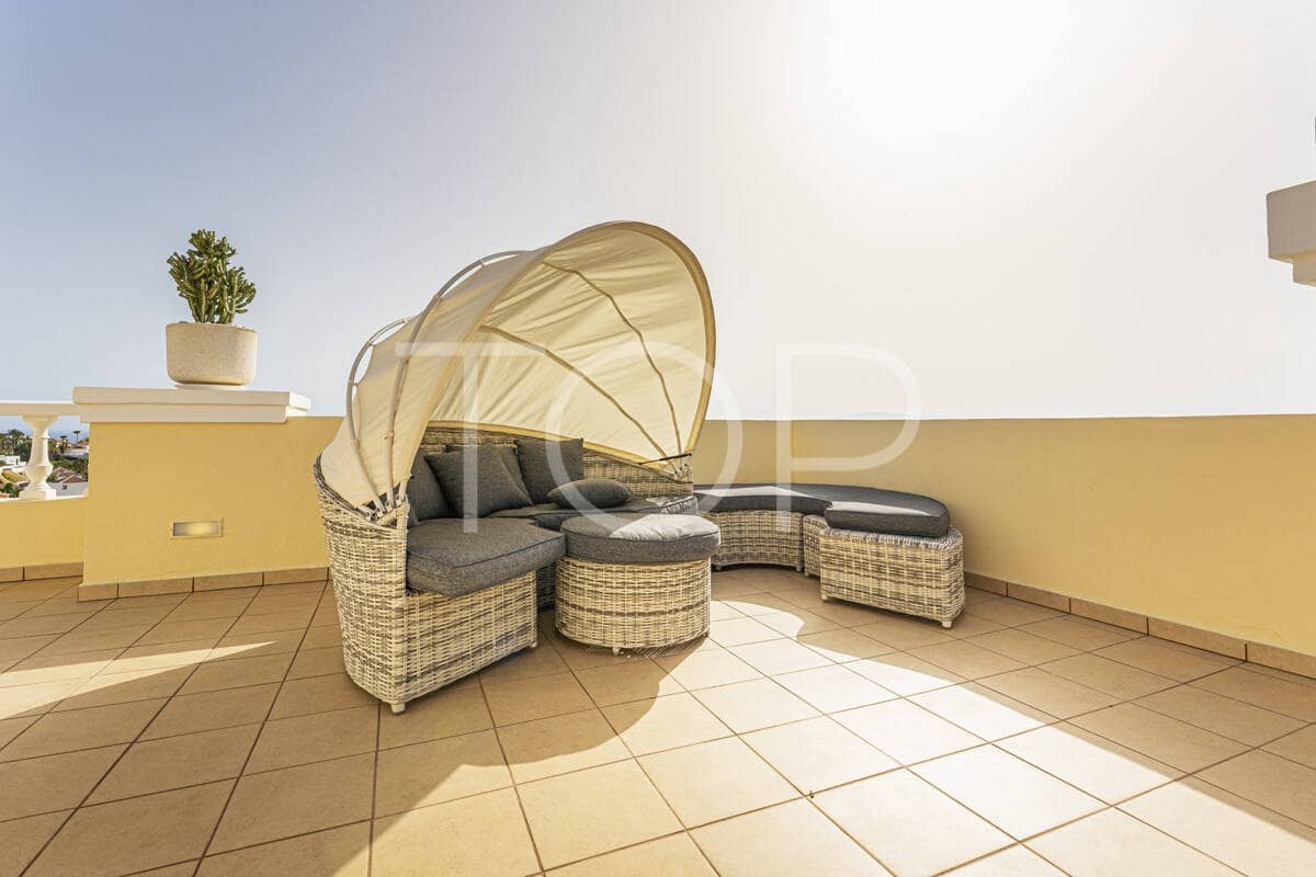 7 soverom Villa til salgs i Costa Adeje med svømmebasseng garasje - € 1 878 000 (Ref: 9872823)