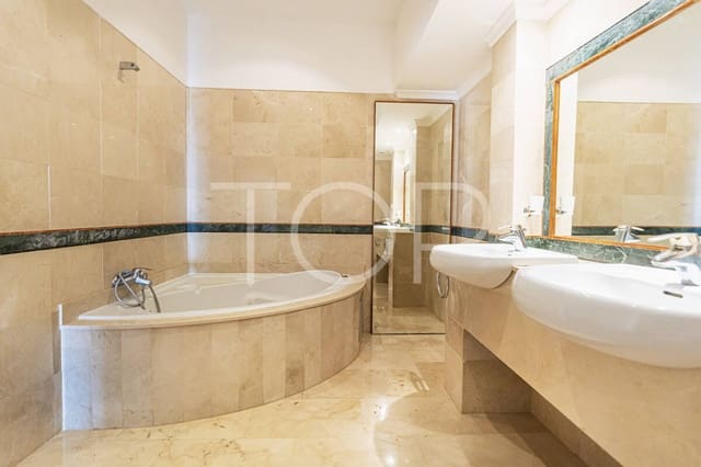 7 soverom Villa til salgs i San Eugenio Alto, Adeje med svømmebasseng garasje - € 1 878 000 (Ref: 9872823)