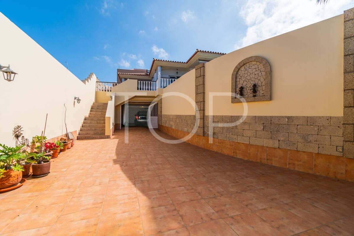 4 camera da letto Villa in vendita in Adeje con piscina garage - 1.299.000 € (Rif: 9895631)