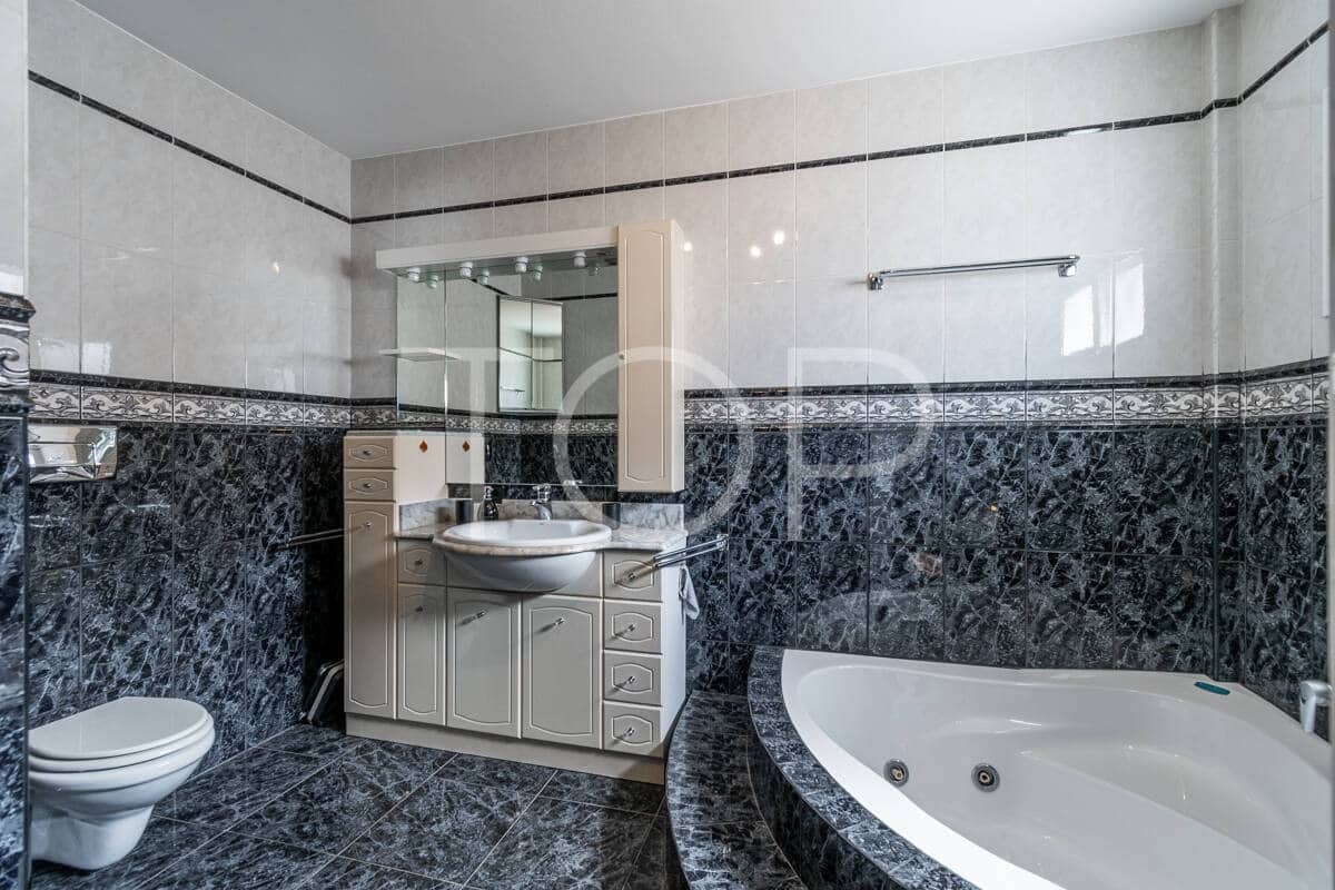 4 camera da letto Villa in vendita in Adeje con piscina garage - 1.299.000 € (Rif: 9895631)