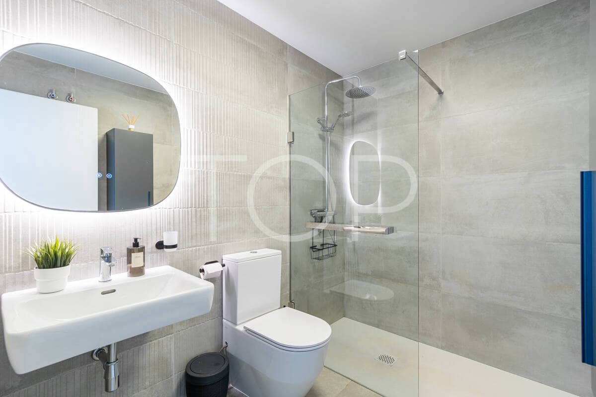 2 sypialnia Mieszkanie na sprzedaż w El Madronal z basenem garażem - 750 000 € (Ref: 9906634)