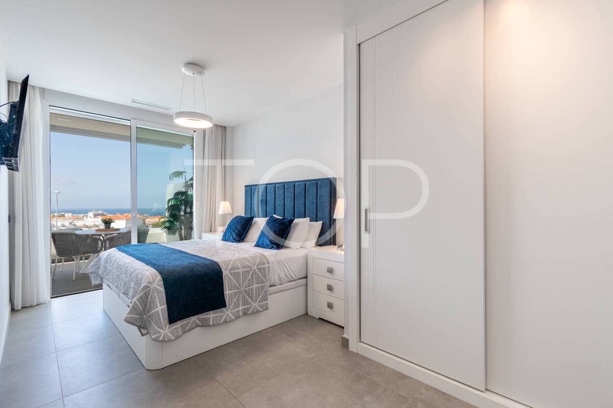 2 sypialnia Mieszkanie na sprzedaż w El Madronal z basenem garażem - 750 000 € (Ref: 9906634)
