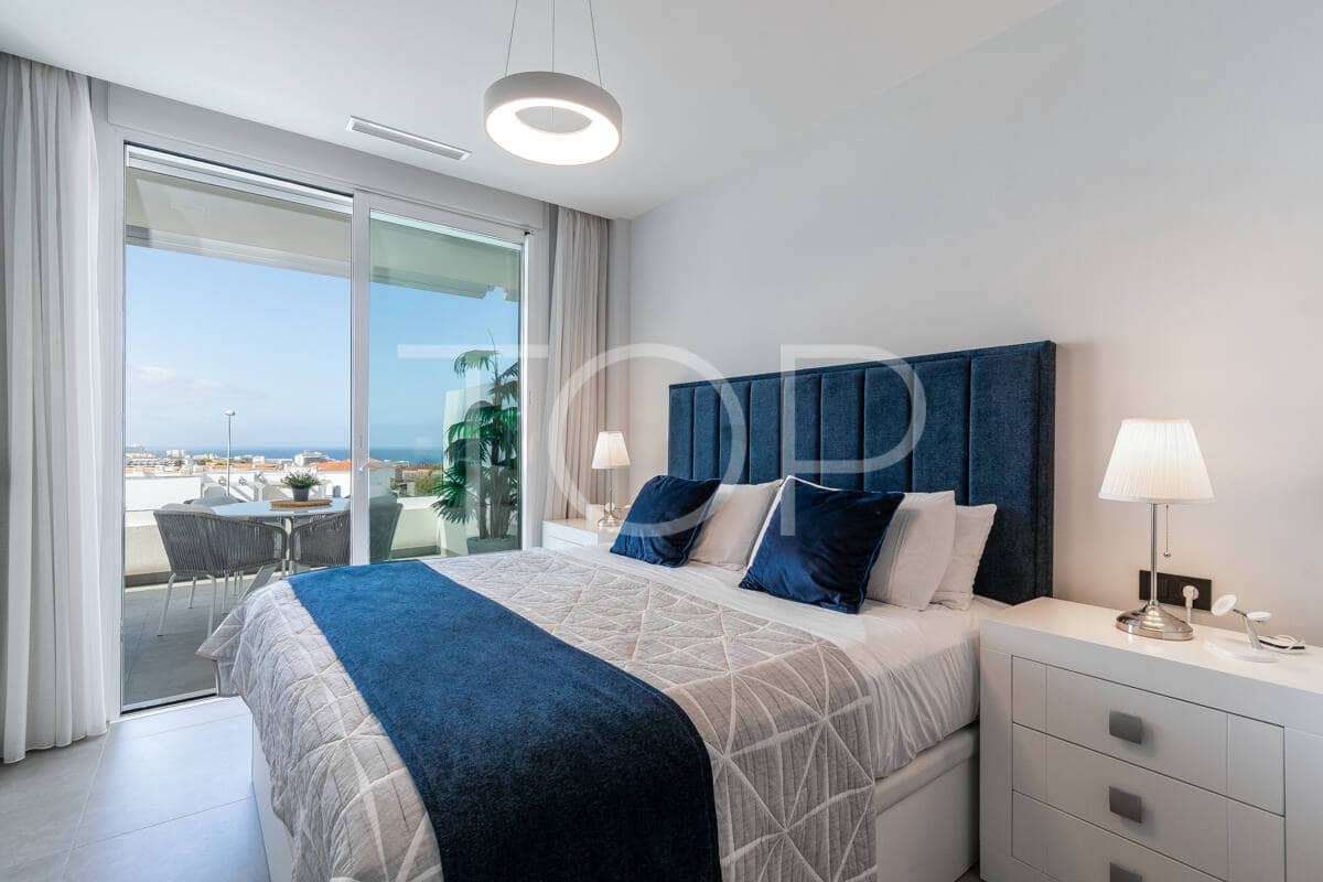 2 sypialnia Mieszkanie na sprzedaż w El Madronal z basenem garażem - 750 000 € (Ref: 9906634)