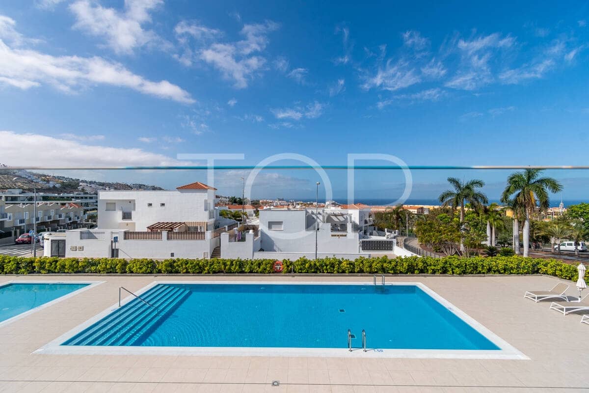 2 sypialnia Mieszkanie na sprzedaż w El Madronal z basenem garażem - 750 000 € (Ref: 9906634)
