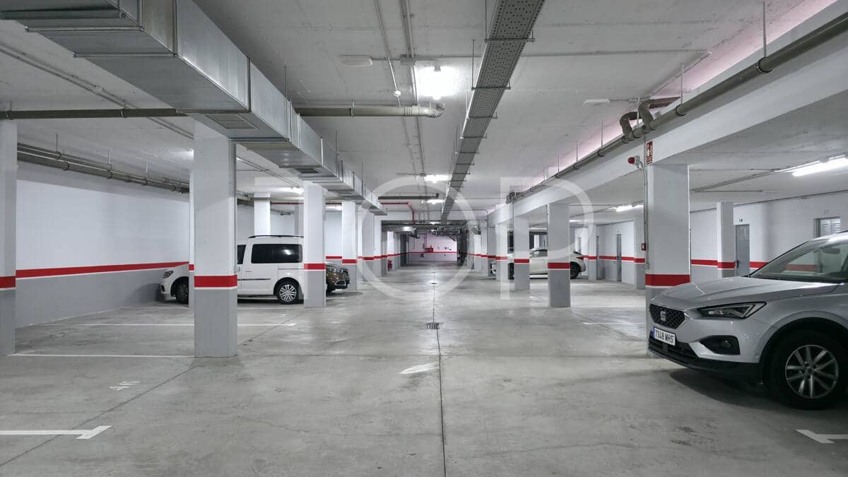 2 sypialnia Mieszkanie na sprzedaż w El Madronal z basenem garażem - 750 000 € (Ref: 9906634)