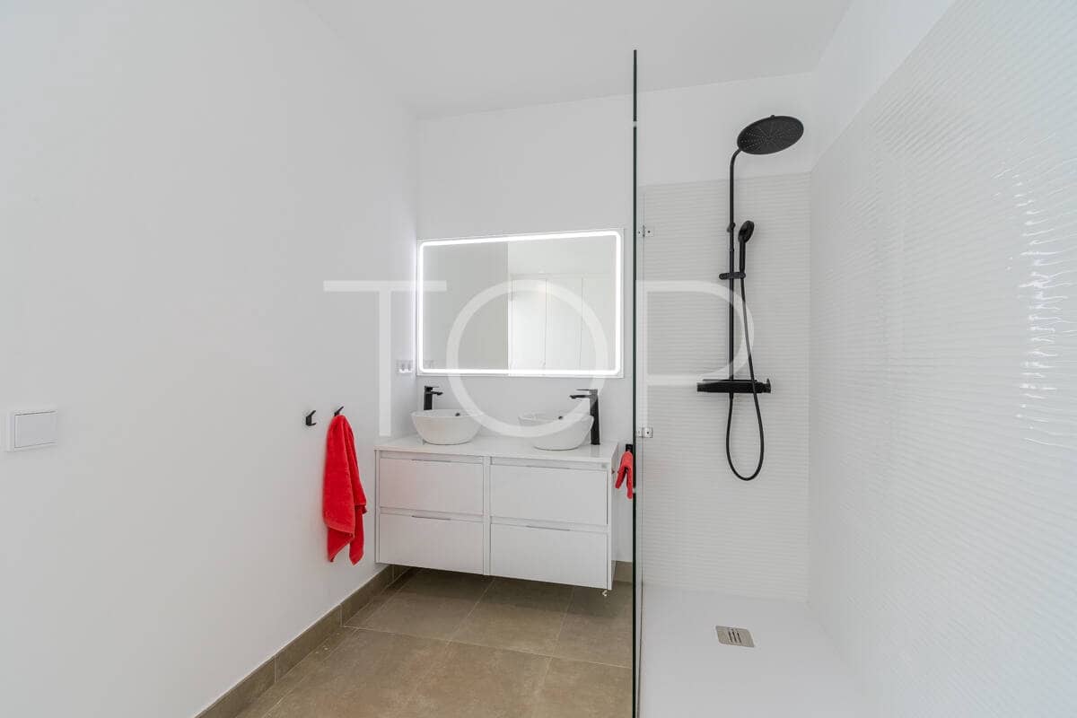 2 sovrum Takvåning till salu i La Caleta Adeje med pool garage - 1 590 000 € (Ref: 9935393)