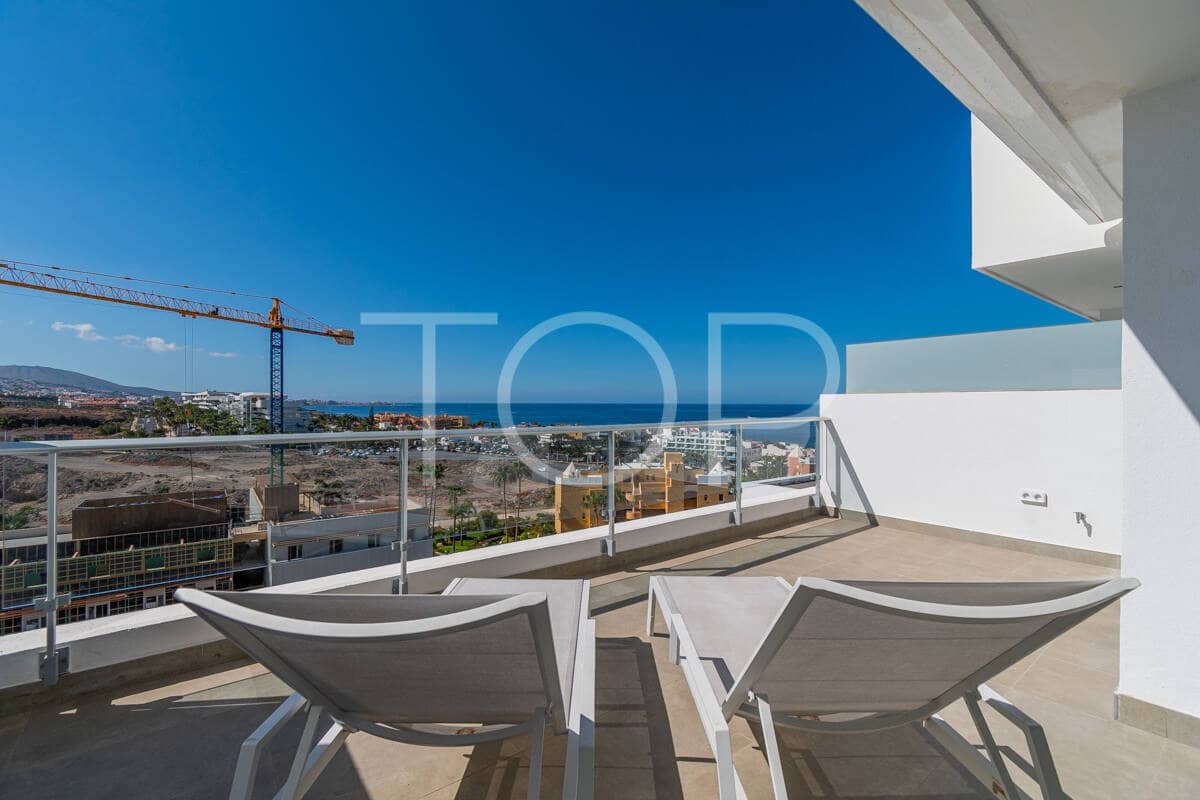 2 sovrum Takvåning till salu i La Caleta Adeje med pool garage - 1 590 000 € (Ref: 9935393)