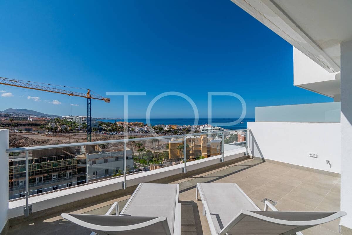 2 sovrum Takvåning till salu i La Caleta Adeje med pool garage - 1 590 000 € (Ref: 9935393)
