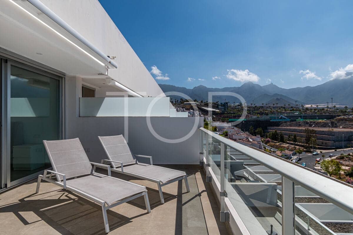 2 sovrum Takvåning till salu i La Caleta Adeje med pool garage - 1 590 000 € (Ref: 9935393)