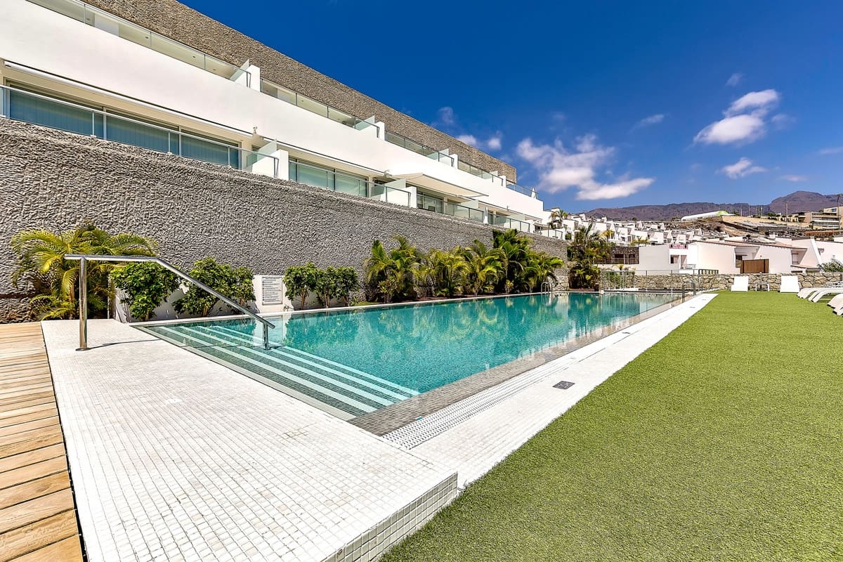2 sovrum Takvåning till salu i La Caleta Adeje med pool garage - 1 590 000 € (Ref: 9935393)