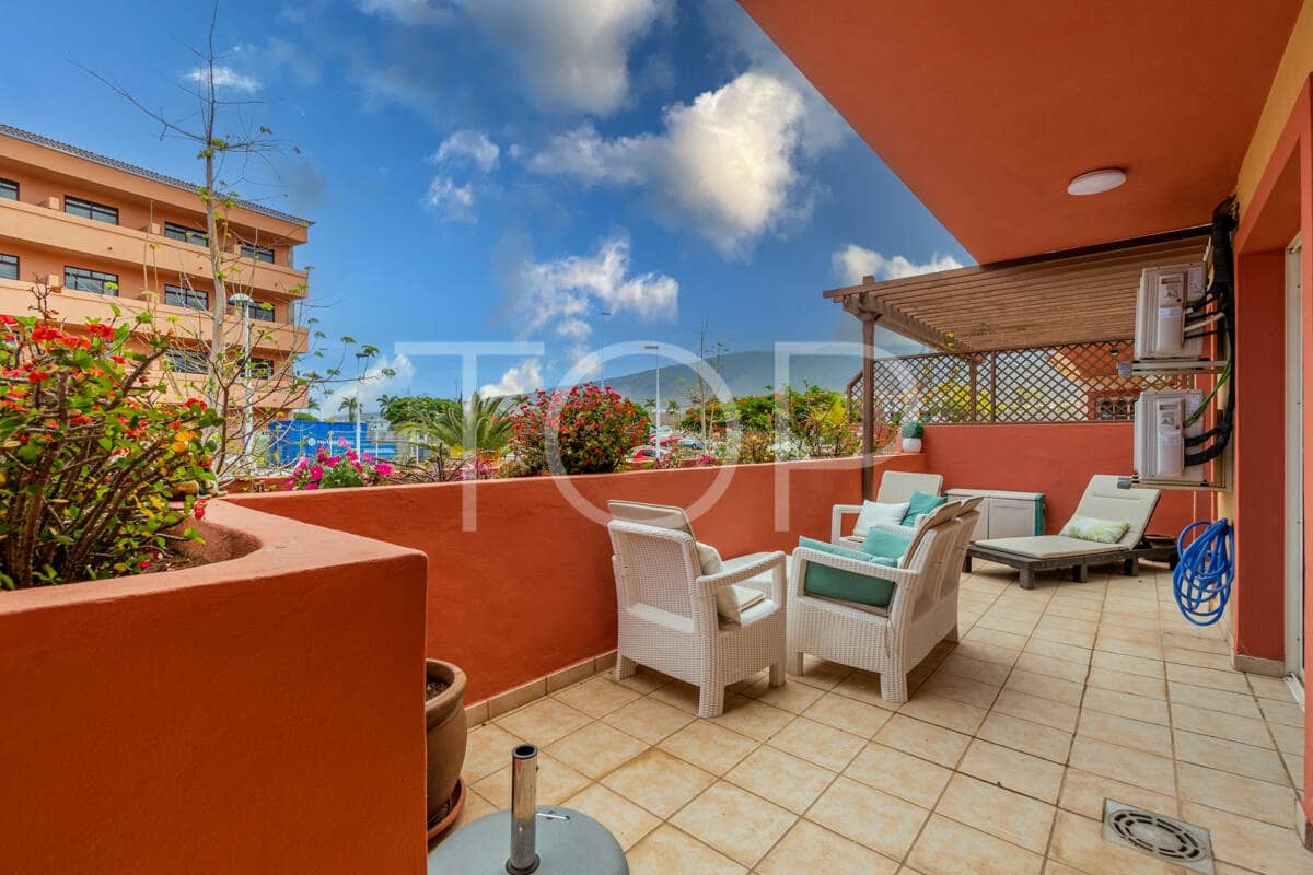 3 bedroom Flat for sale in Playa del Duque with pool garage - € 895,000 (Ref: 9937400)