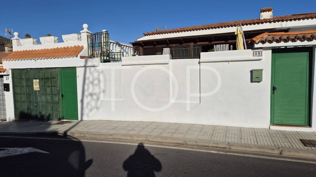 4 bedroom Terraced Villa for sale in Candelaria with pool garage - € 380,000 (Ref: 9949025)