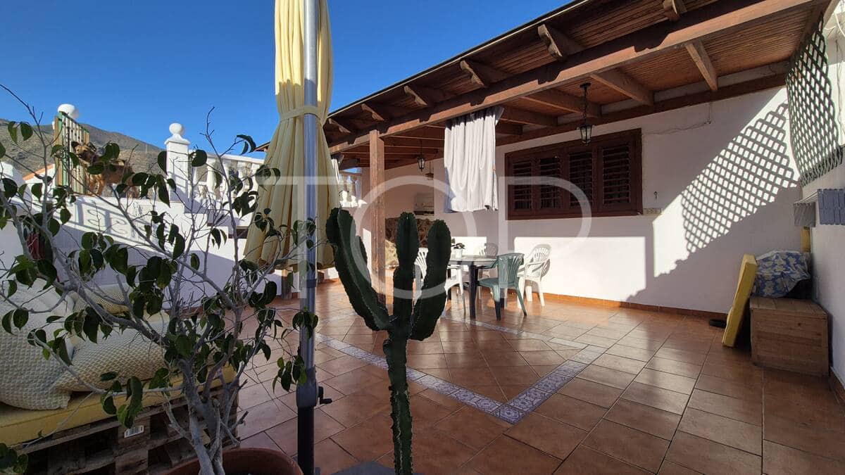 4 bedroom Terraced Villa for sale in Candelaria with pool garage - € 380,000 (Ref: 9949025)