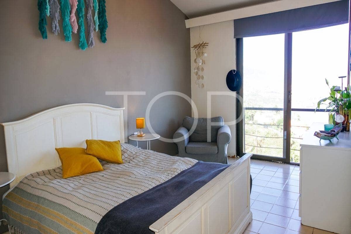 4 bedroom Villa for sale in Santa Ursula with pool garage - € 600,000 (Ref: 9953586)