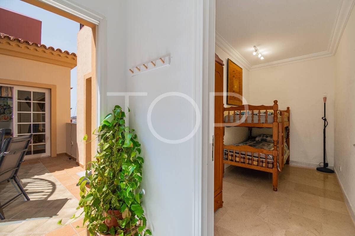 3 slaapkamer Penthouse te koop in Playa del Duque met zwembad garage - € 850.000 (Ref: 9965970)