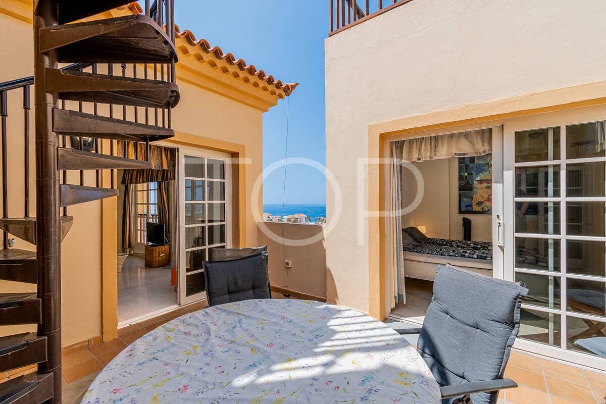 3 slaapkamer Penthouse te koop in Playa del Duque met zwembad garage - € 850.000 (Ref: 9965970)