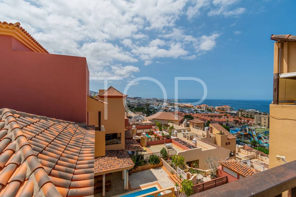 3 slaapkamer Penthouse te koop in Playa del Duque met zwembad garage - € 850.000 (Ref: 9965970)