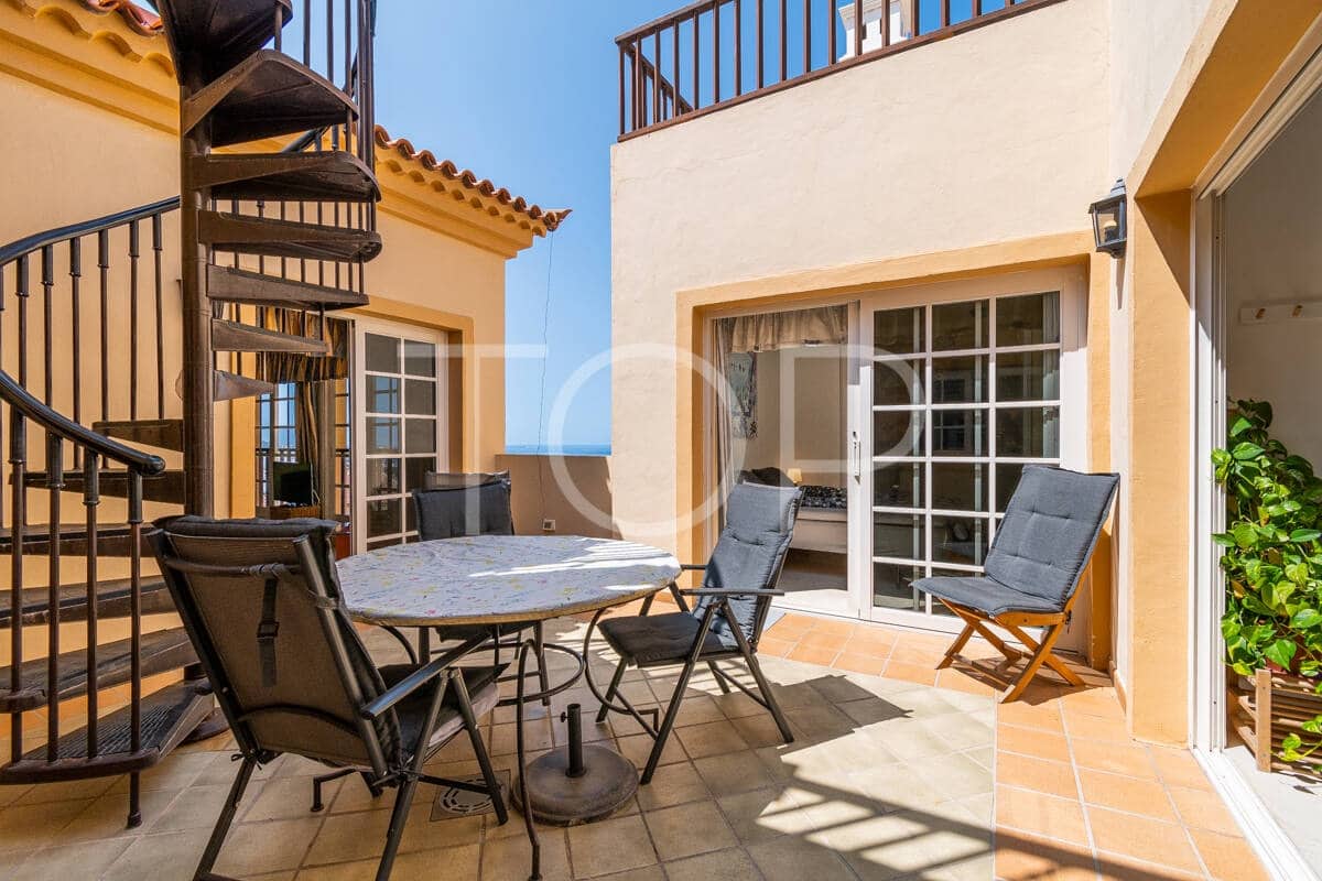 3 slaapkamer Penthouse te koop in Playa del Duque met zwembad garage - € 850.000 (Ref: 9965970)