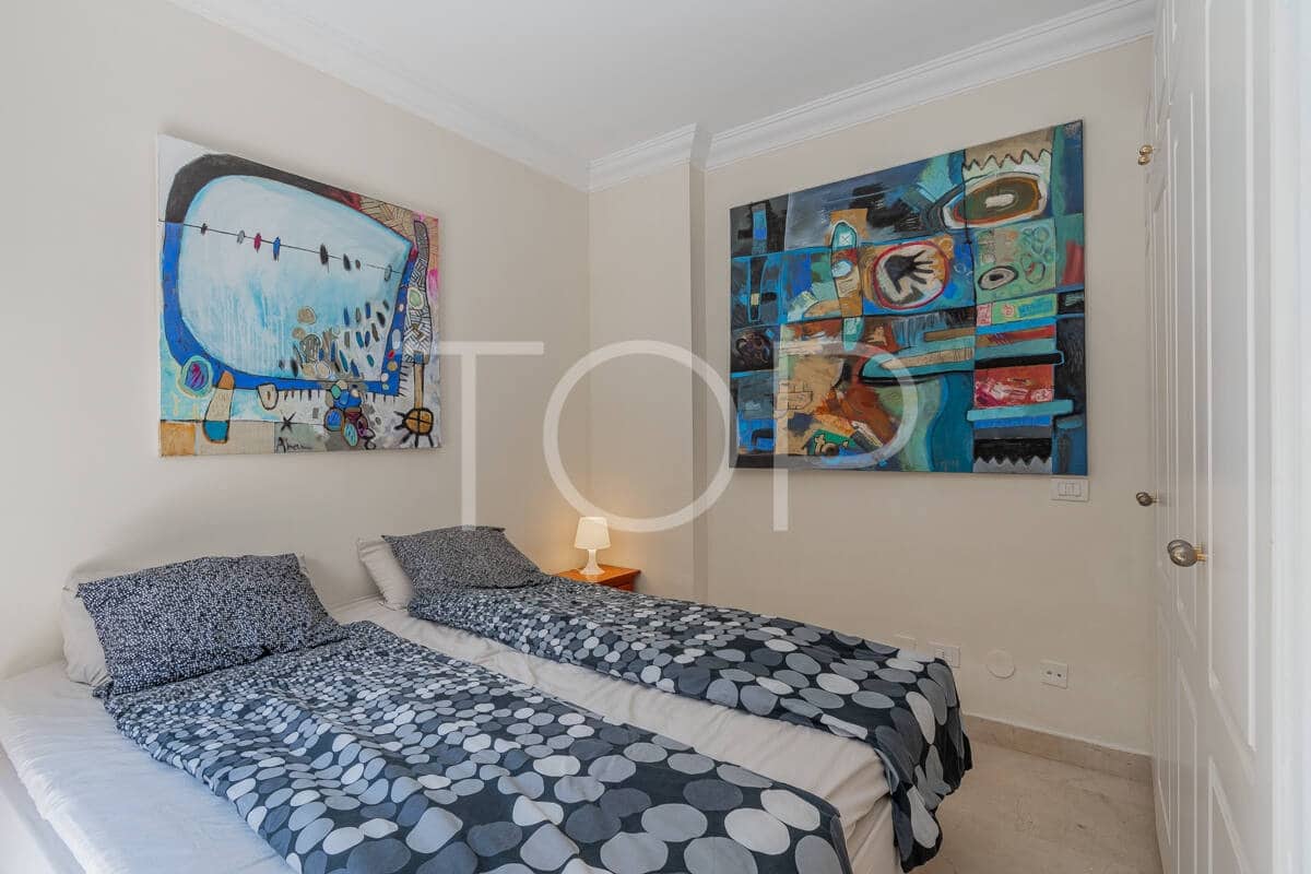 3 slaapkamer Penthouse te koop in Playa del Duque met zwembad garage - € 850.000 (Ref: 9965970)
