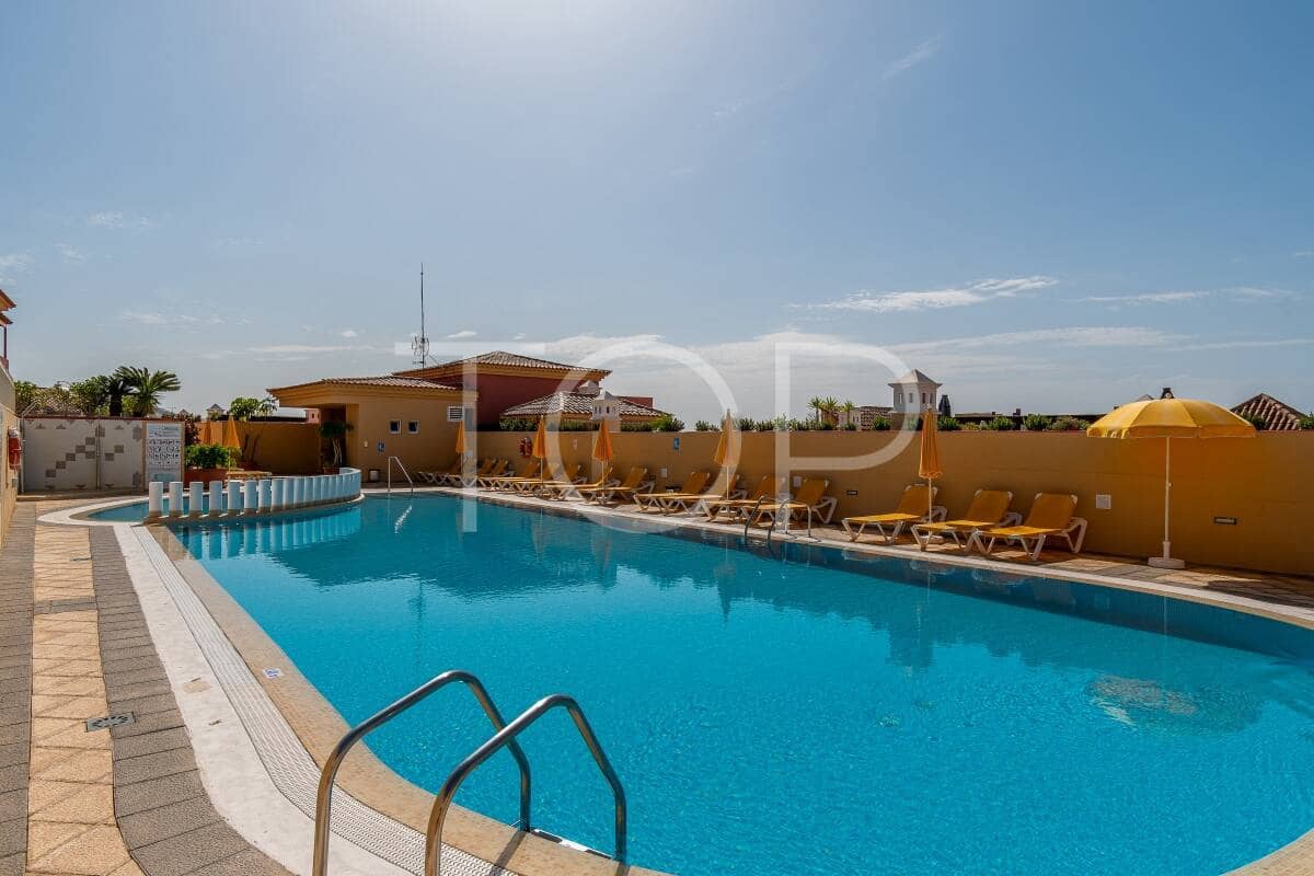 3 slaapkamer Penthouse te koop in Playa del Duque met zwembad garage - € 850.000 (Ref: 9965970)