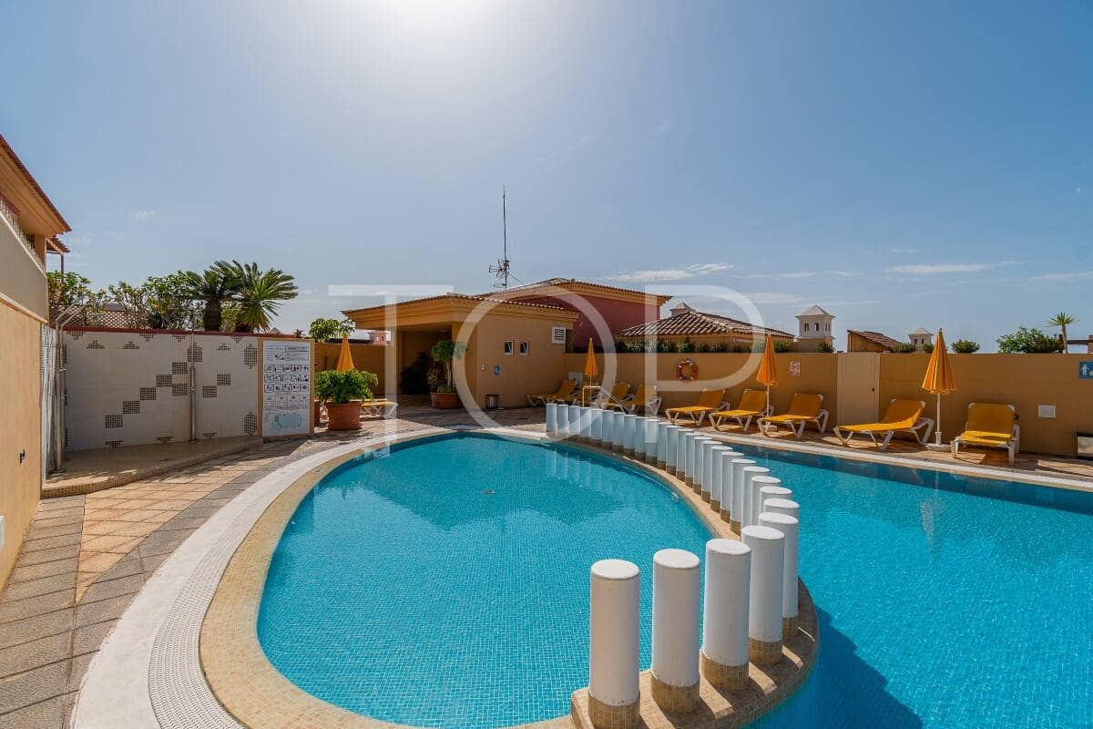 3 slaapkamer Penthouse te koop in Playa del Duque met zwembad garage - € 850.000 (Ref: 9965970)