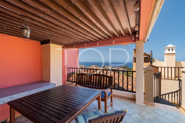 3 slaapkamer Penthouse te koop in Playa del Duque, Adeje met zwembad garage - € 850.000 (Ref: 9965970)