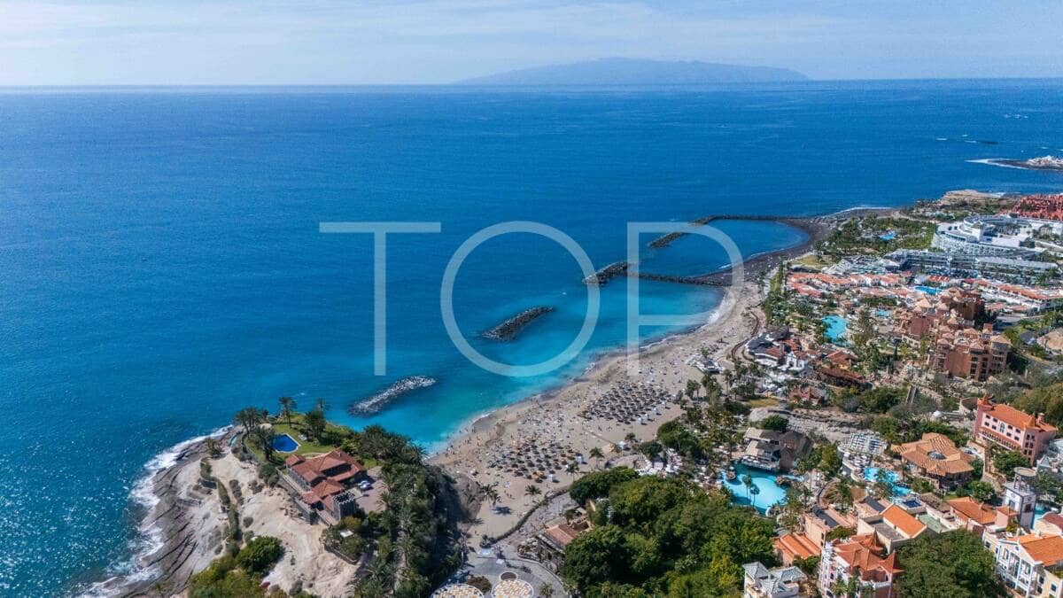 3 slaapkamer Penthouse te koop in Playa del Duque met zwembad garage - € 850.000 (Ref: 9965970)