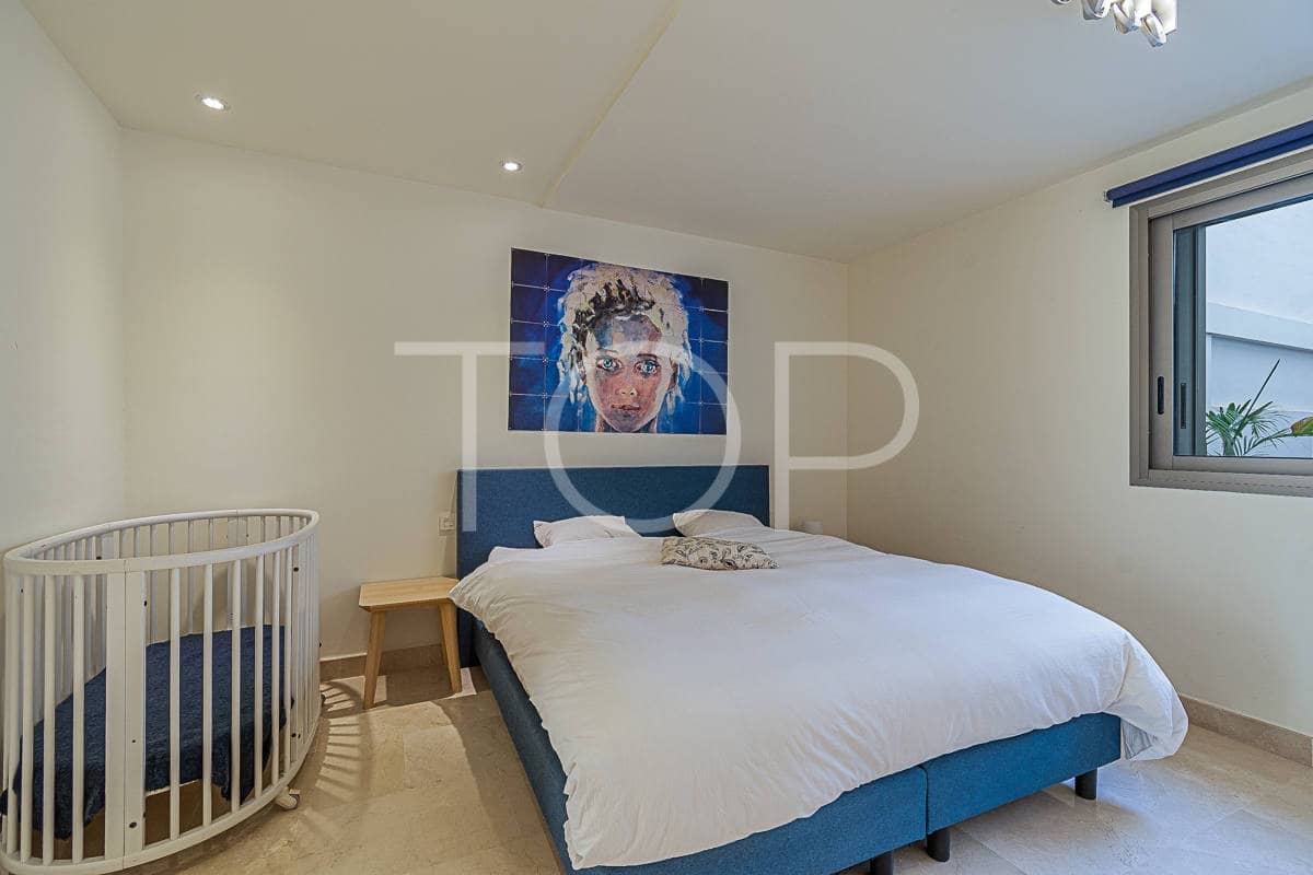 2 bedroom Flat for sale in La Caleta Adeje with pool garage - € 950,000 (Ref: 9965971)