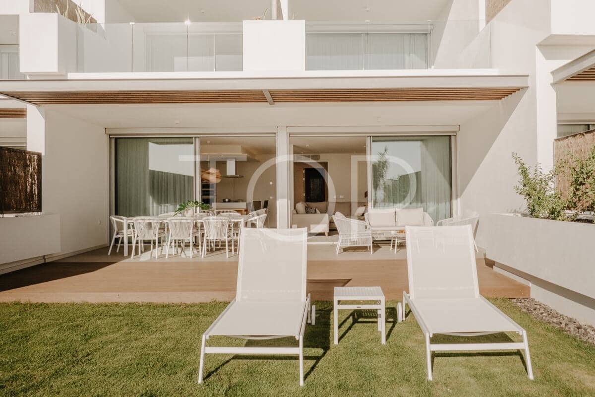 3 bedroom Flat for sale in Guia de Isora with pool garage - € 1,600,000 (Ref: 9976652)