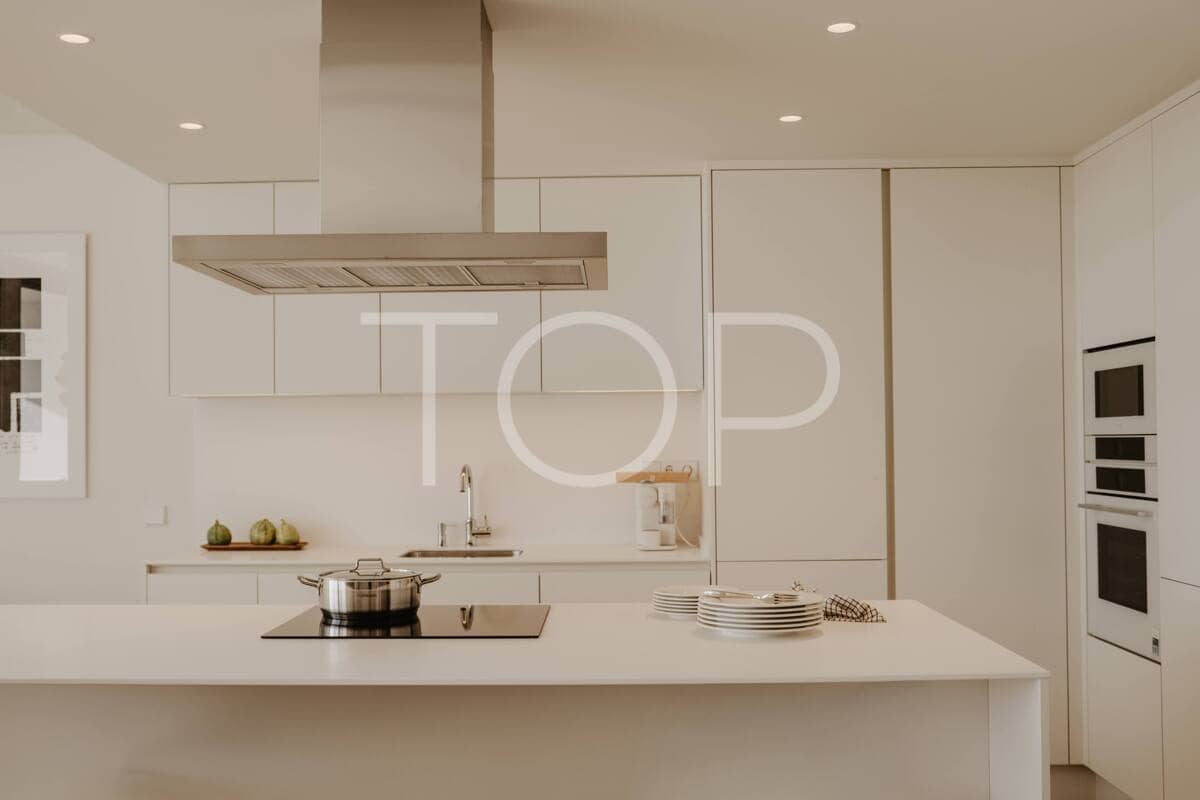 3 bedroom Flat for sale in Guia de Isora with pool garage - € 1,600,000 (Ref: 9976652)