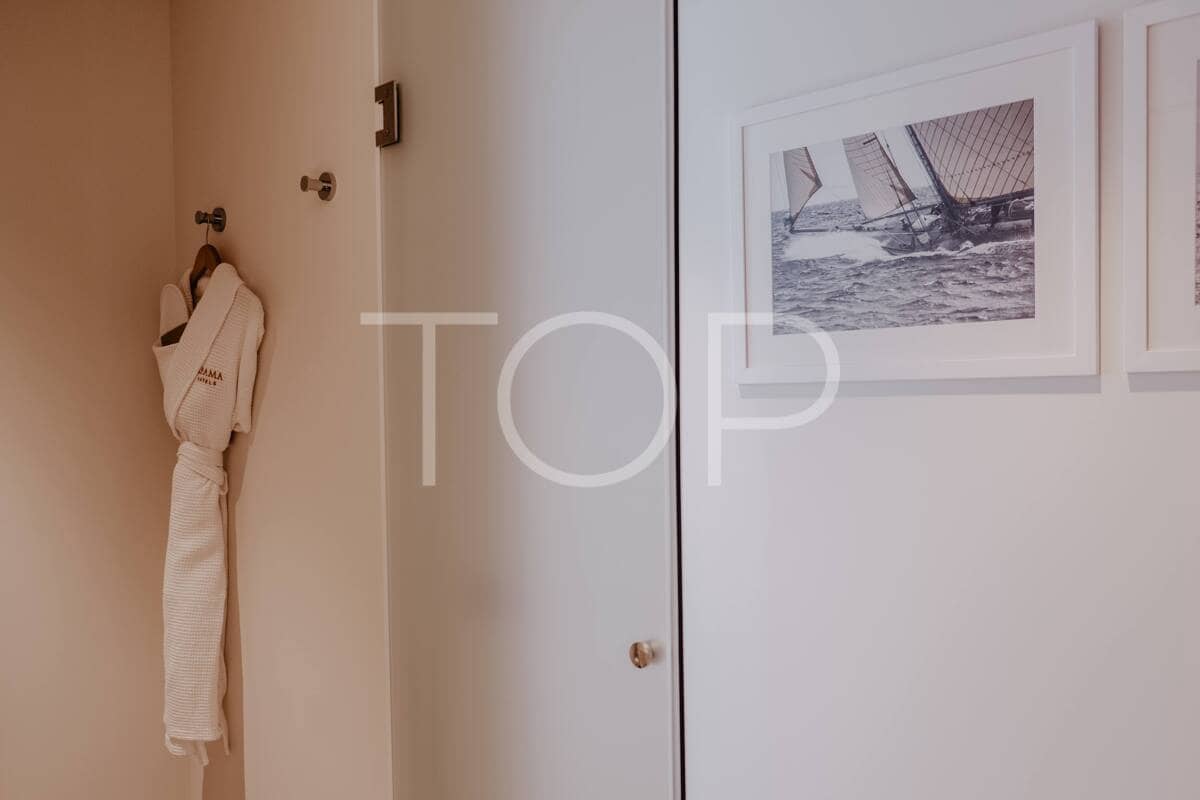 3 bedroom Flat for sale in Guia de Isora with pool garage - € 1,600,000 (Ref: 9976652)