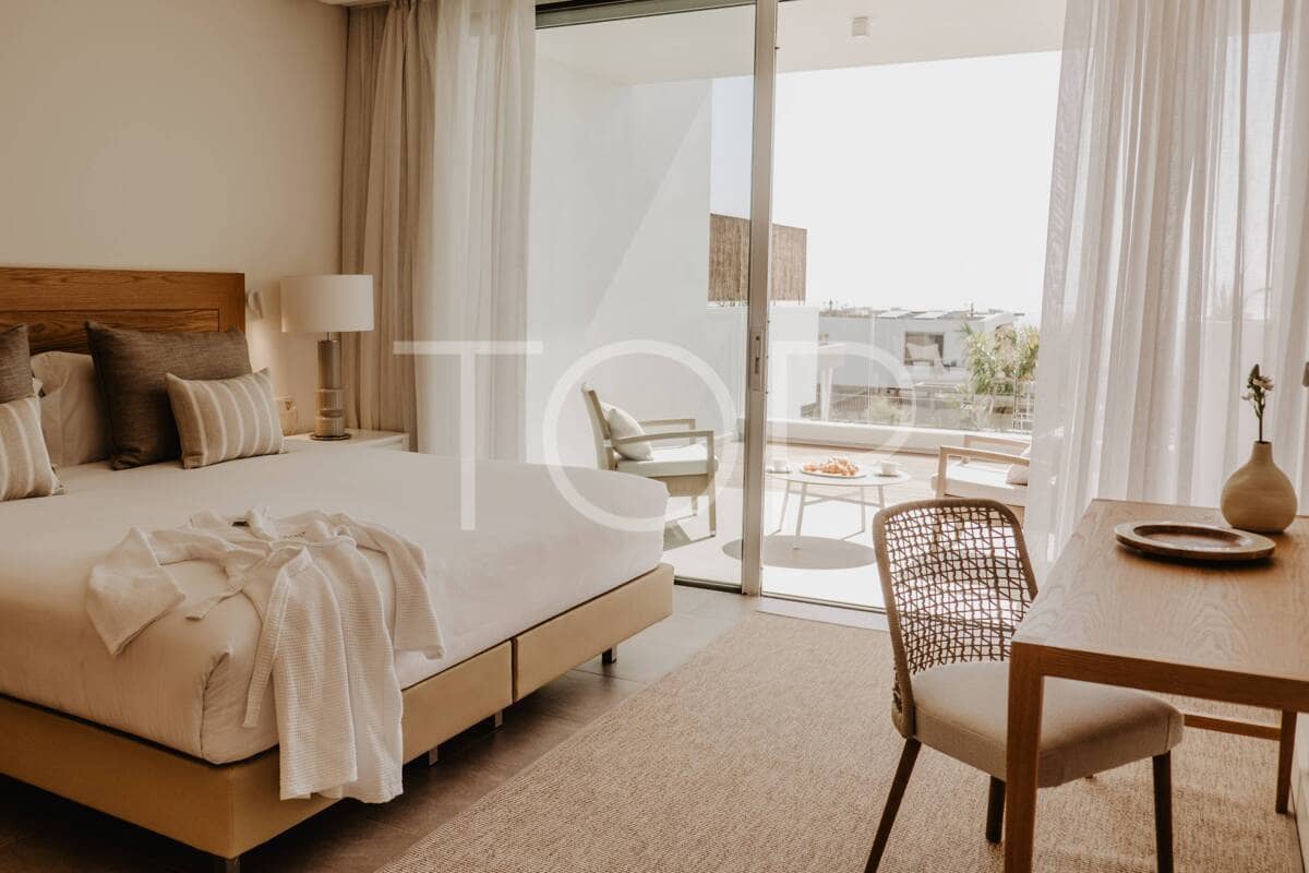 3 bedroom Flat for sale in Guia de Isora with pool garage - € 1,600,000 (Ref: 9976652)