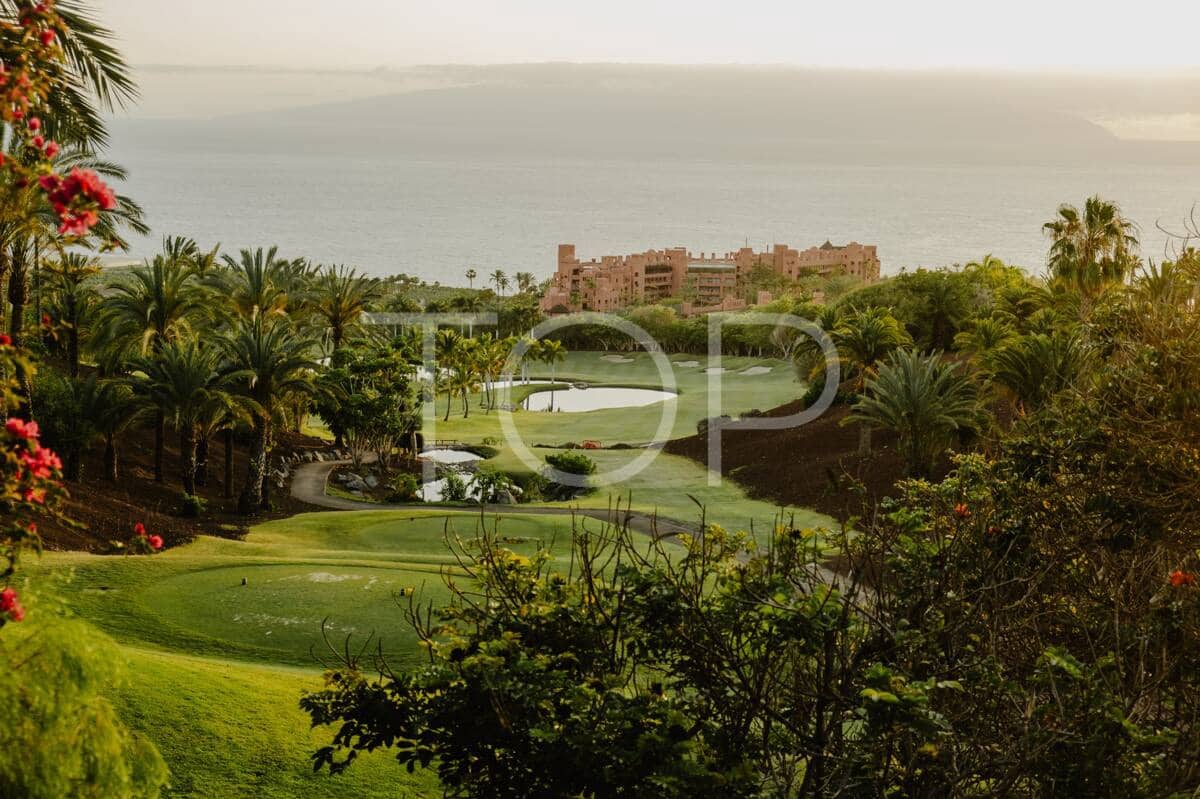 3 bedroom Flat for sale in Guia de Isora with pool garage - € 1,600,000 (Ref: 9976652)