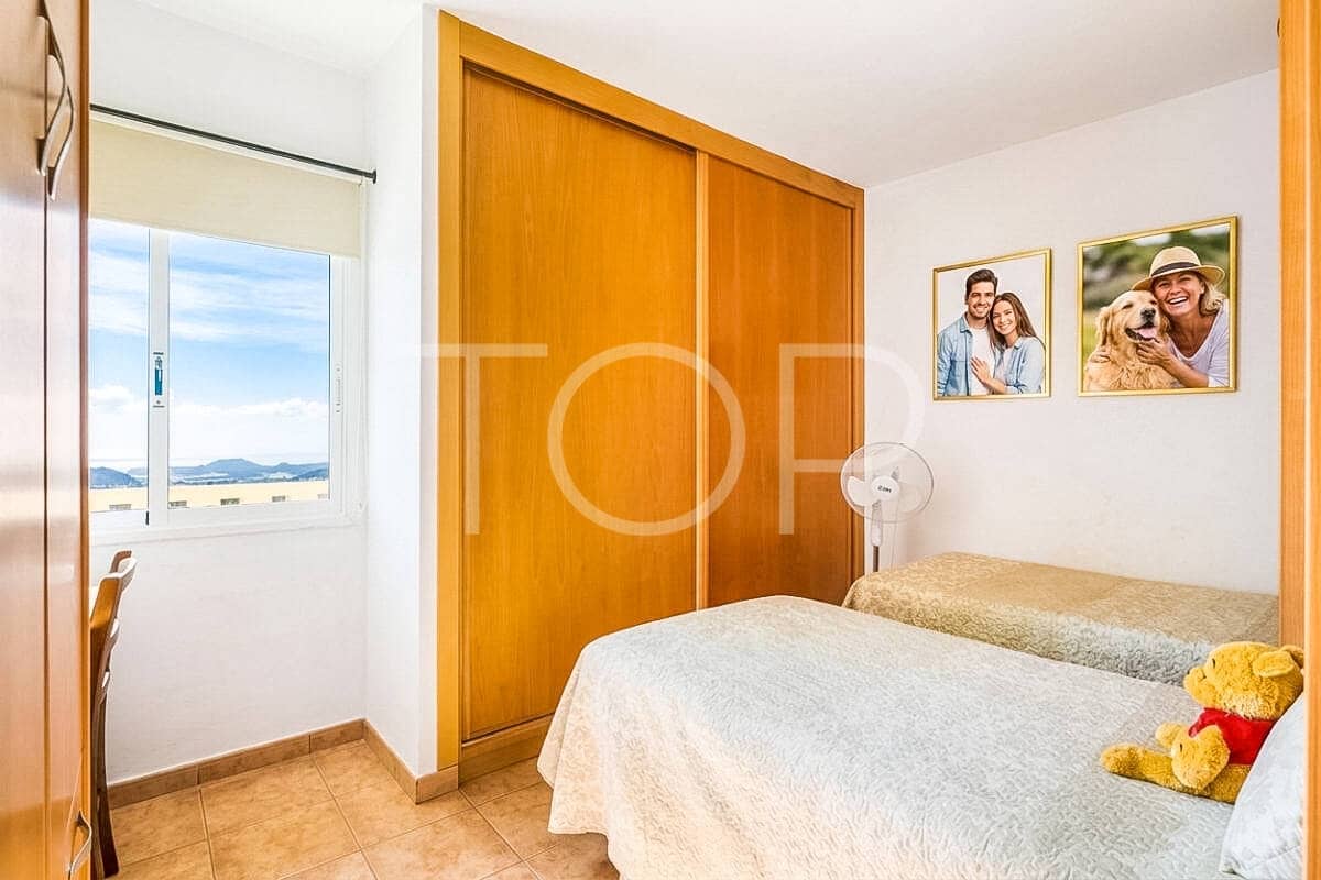5 bedroom Townhouse for sale in Valle de San Lorenzo with garage - € 1,200,000 (Ref: 9984131)