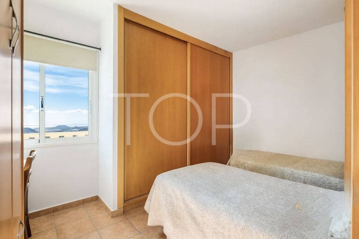 5 bedroom Townhouse for sale in Valle de San Lorenzo with garage - € 1,200,000 (Ref: 9984131)