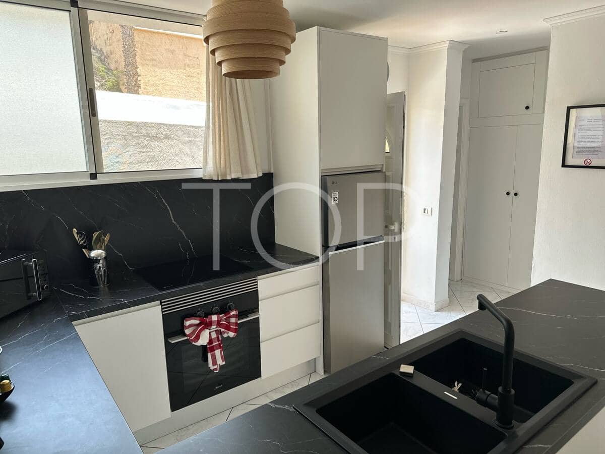Ático de 2 habitaciones en Costa Adeje en venta con garaje - 395.000 € (Ref: 9990070)