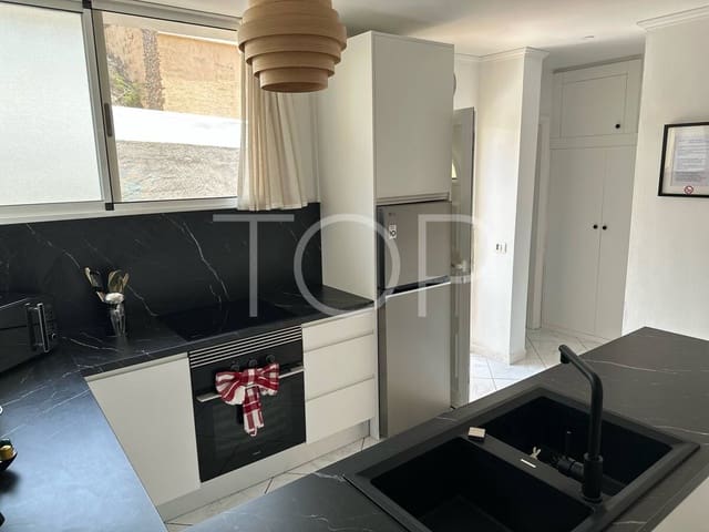 Ático de 2 habitaciones en San Eugenio Alto, Adeje en venta con garaje - 395.000 € (Ref: 9990070)