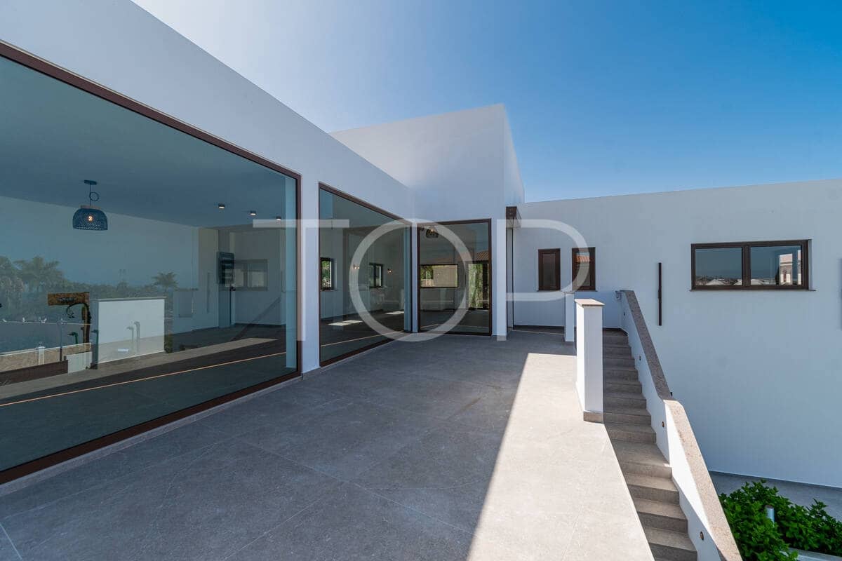 6 sovrum Villa till salu i Adeje med pool garage - 3 190 000 € (Ref: 9990073)
